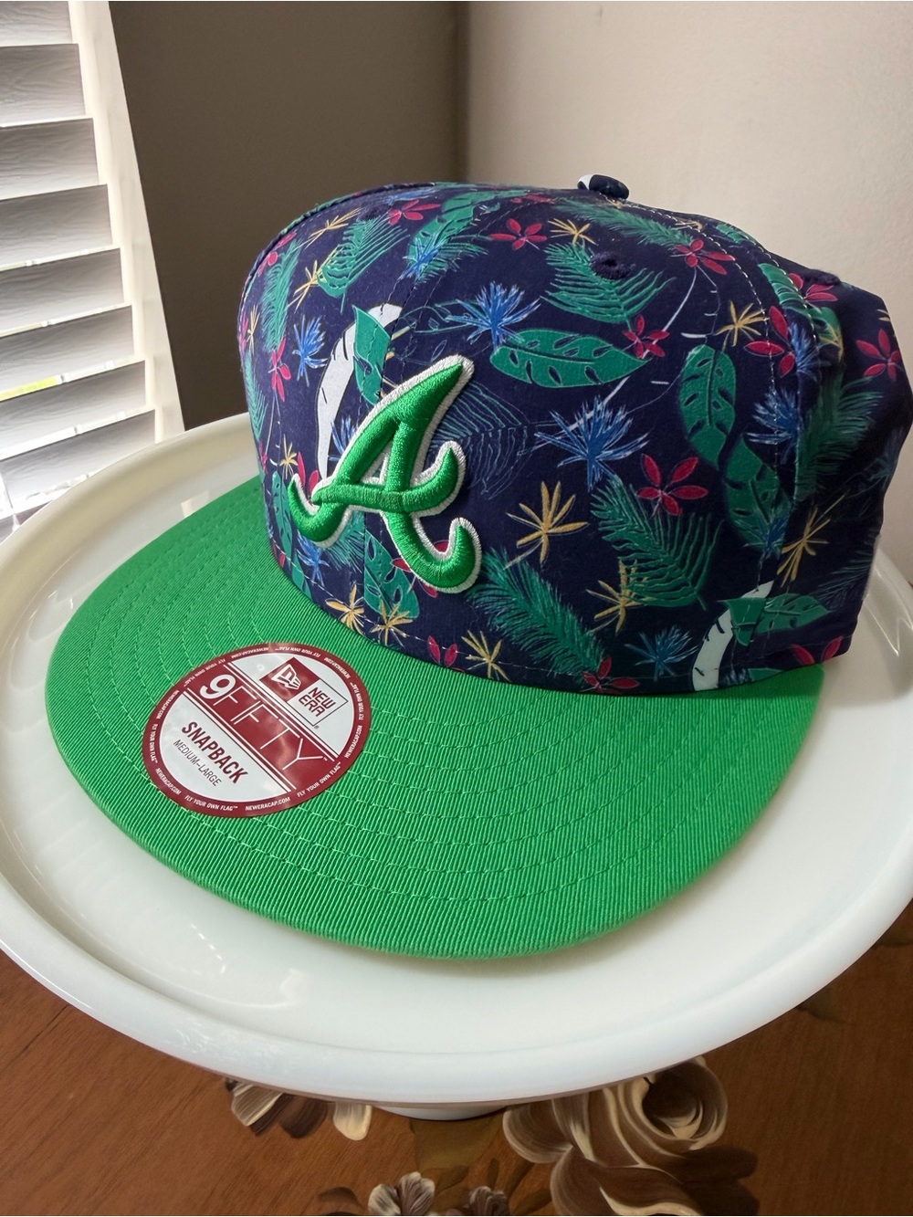 NWT New Era Atlanta Braves Tropic Floral Golfer Snapback Hat